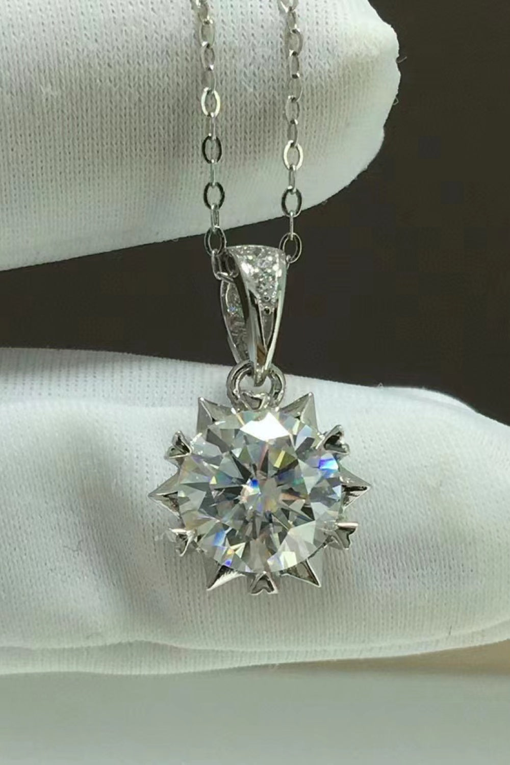 Looking At You 2 Carat Moissanite Pendant Necklace